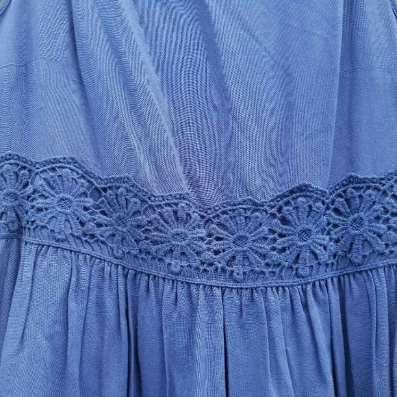 Lauren Conrad Eyeley Lace Dress, Size 2 - Picture 6 of 8